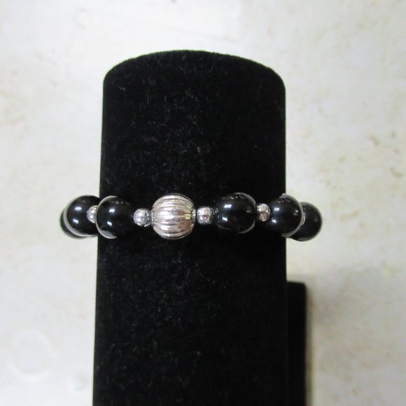 black silver colored beaded stretch bracelet - Picture 1 of 2